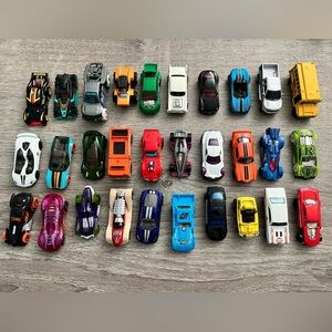 Matchbox / Hotwheels car lot of 30 cars lot #1